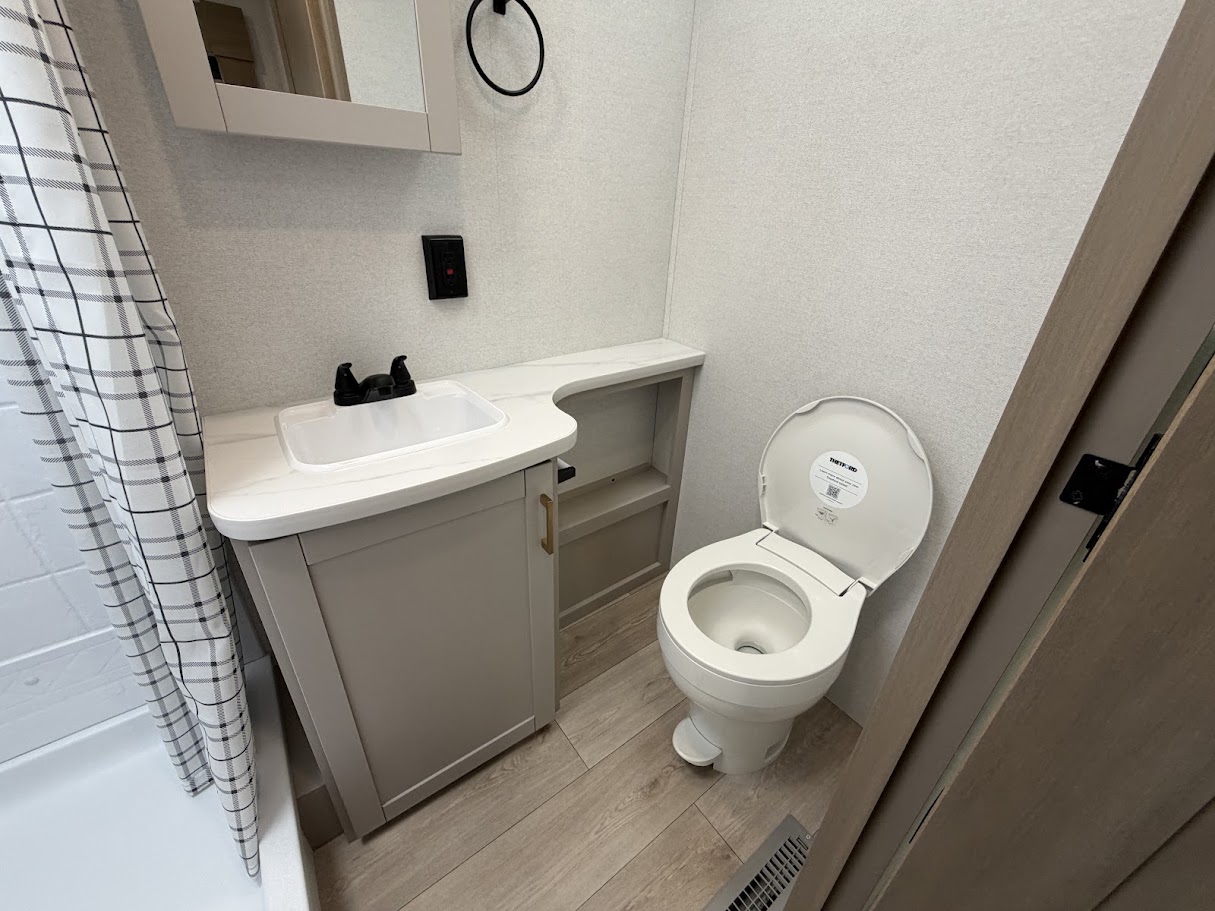 2027 JAYCO JAY FLIGHT 325BHT - Image 35