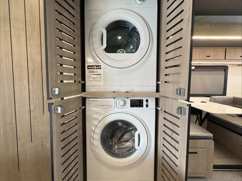 2026 GRAND DESIGN LINEAGE SERIES F 31ZW - Image 26