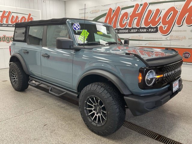 2022 Ford Bronco Utility 4D Black Diamond 4WD - Image 3