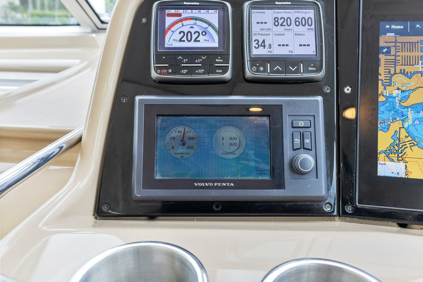 2016 Formula 45 Yacht - Image 9