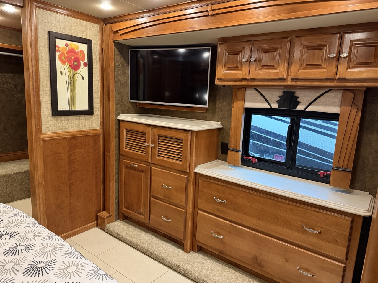 2015 Tiffin Phaeton 40 AH - Image 15