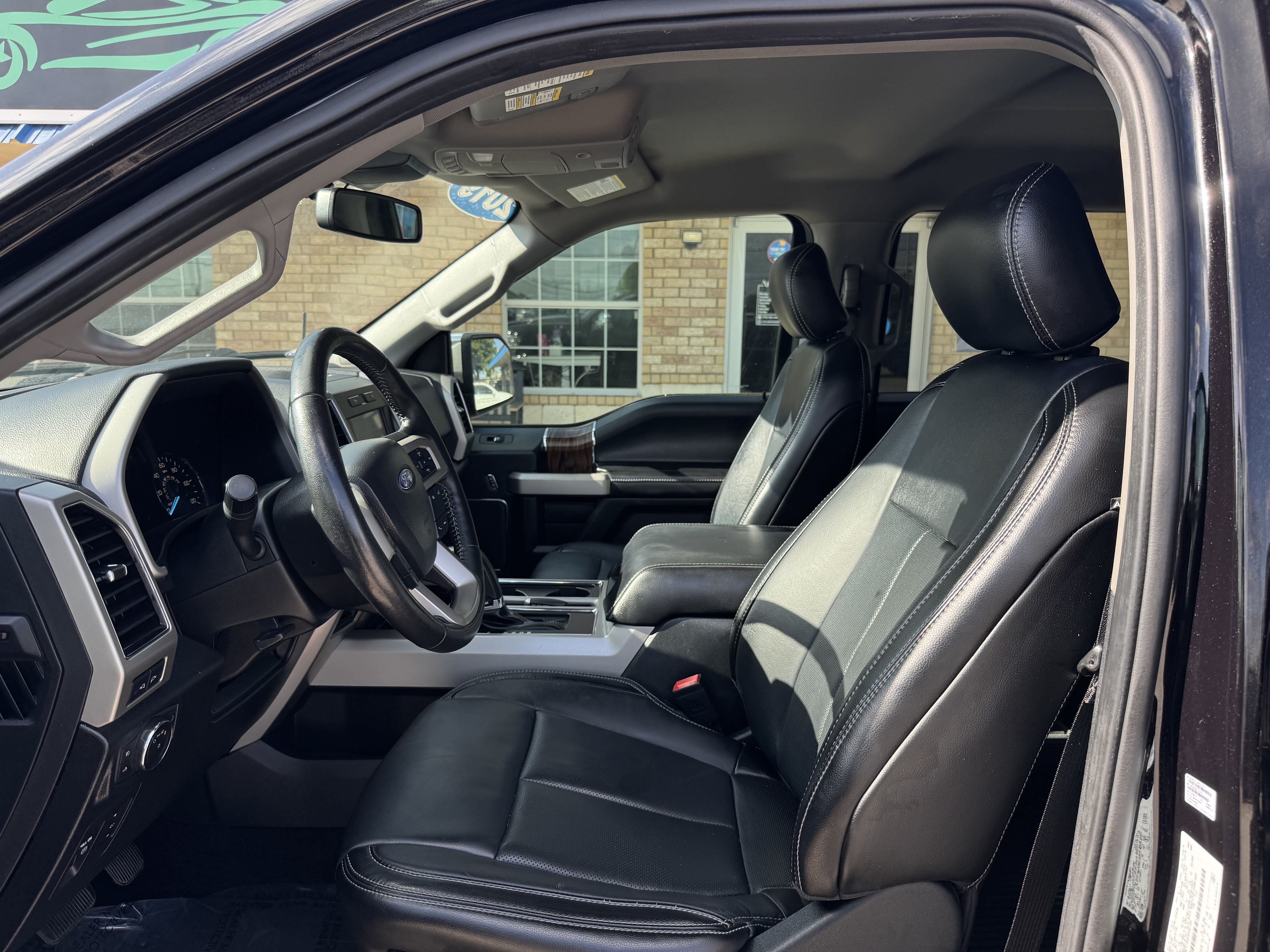 2019 Ford F150 Crew Cab XLT 4WD - Image 21