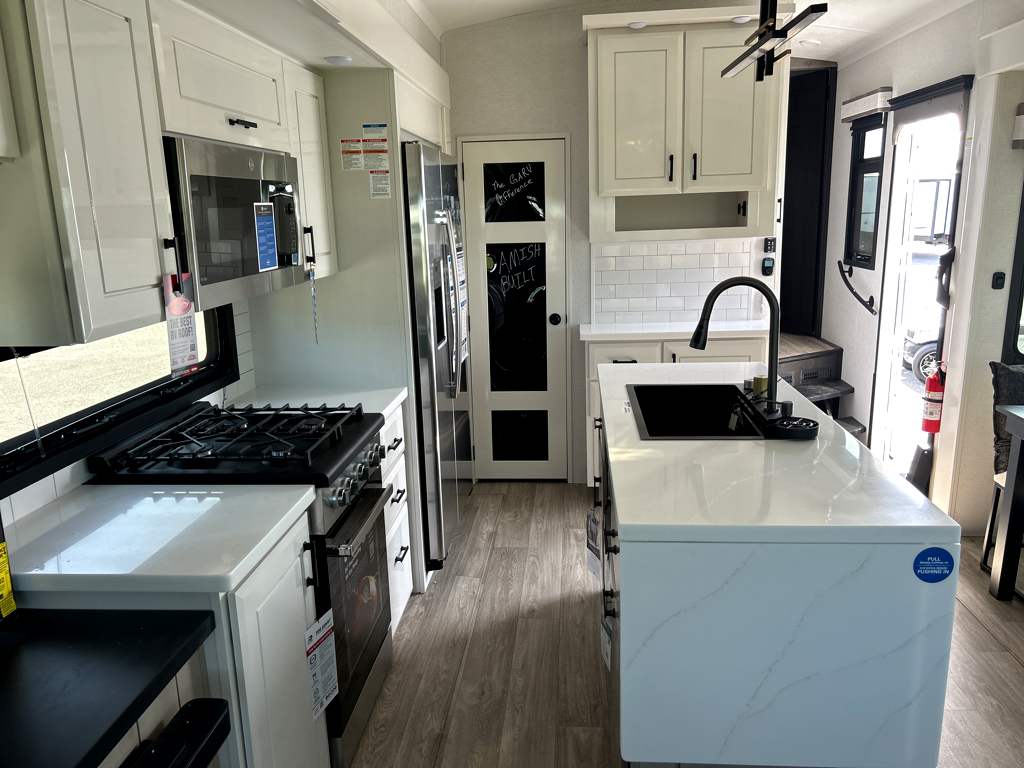 2027 JAYCO PINNACLE 32RLTS - Image 13