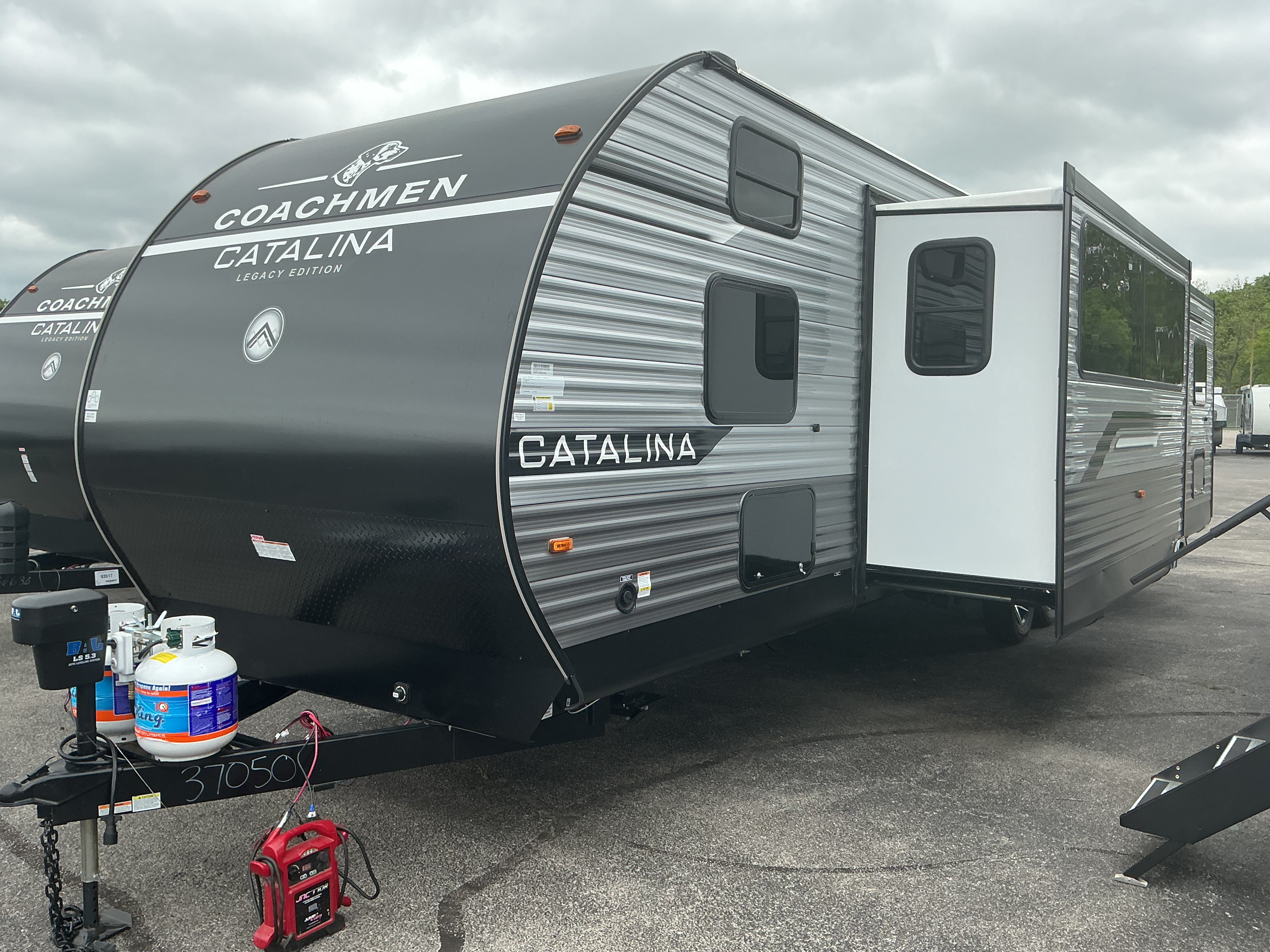 2026 COACHMEN 333DBDSCKLE - Image 2