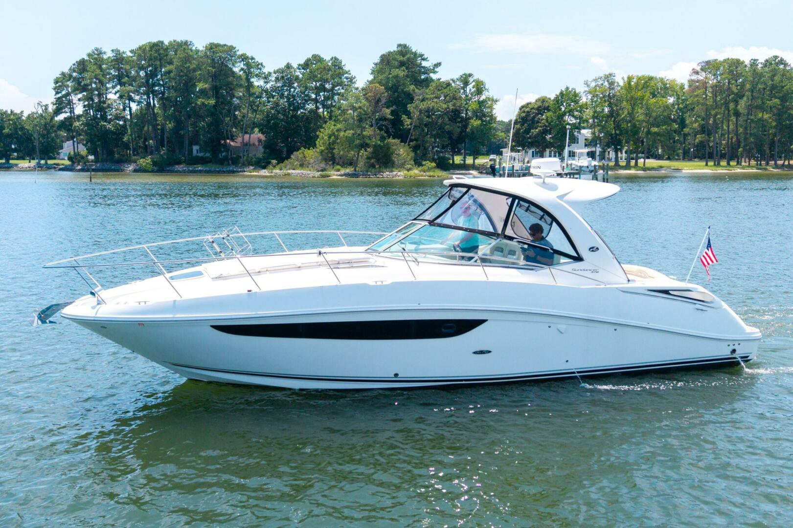 2013 Sea Ray 370 Sundancer - Image 6