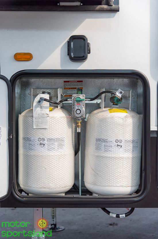 2026 KZ RV Durango Half-Ton D283RLT - Image 15