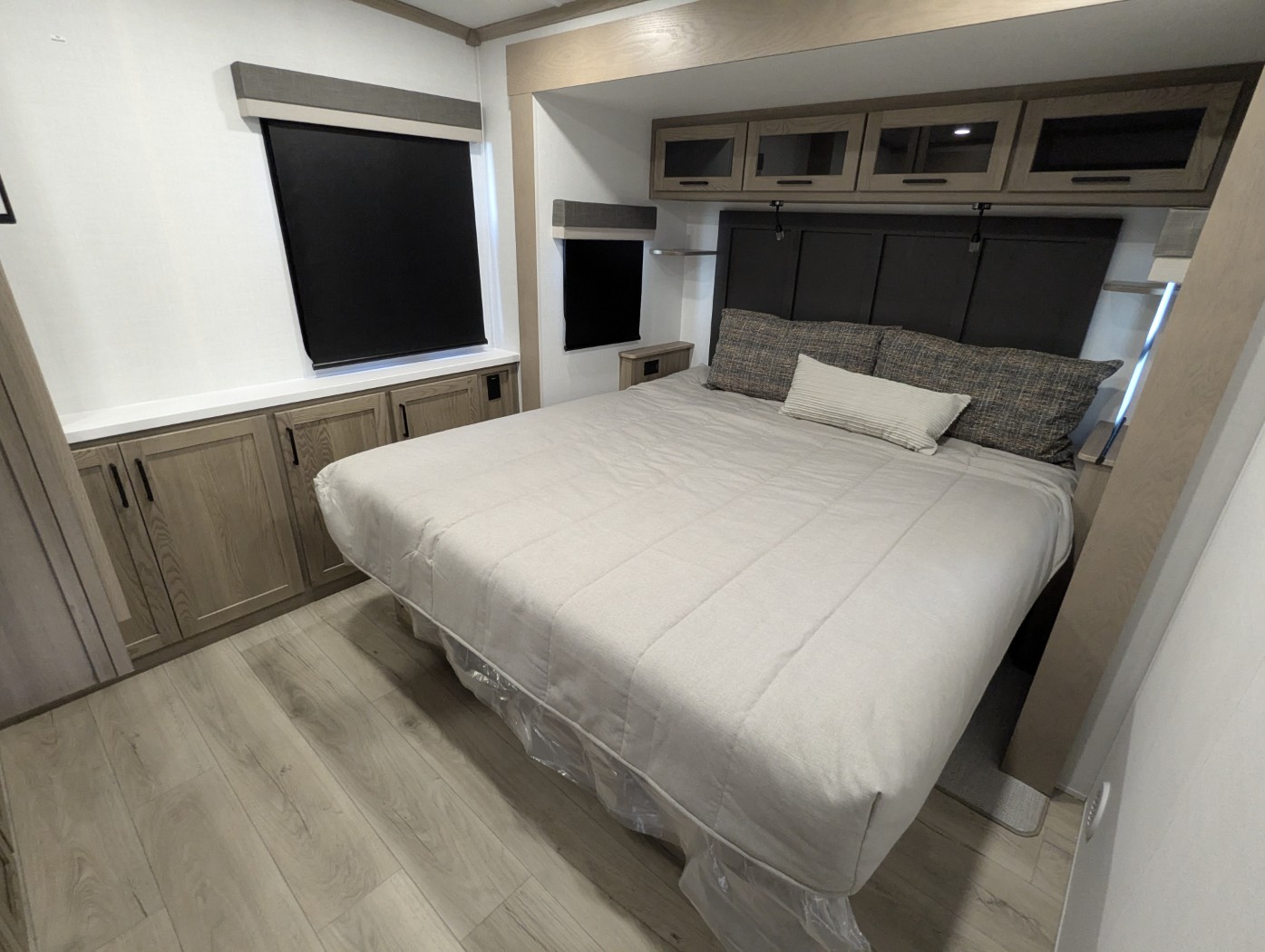 2026 Forest River Rockwood Signature 8339FK - Image 26