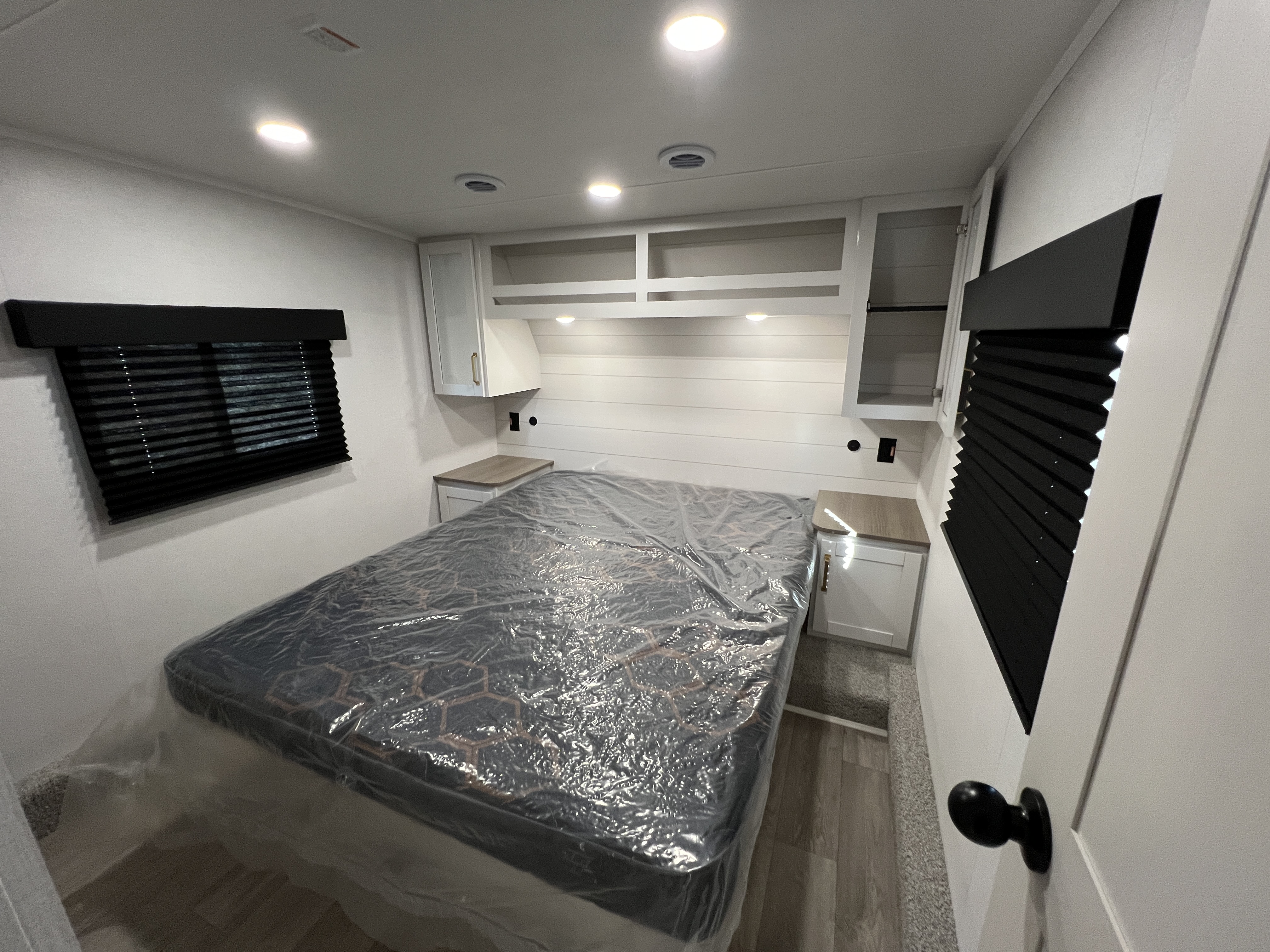 2027 Jayco Eagle SLE 28BHU - Image 28