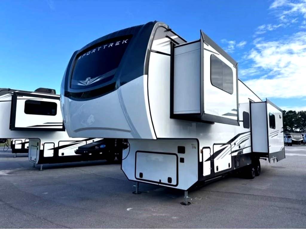 2026 VENTURE RV SPORTTREK 353VRK - Image 3