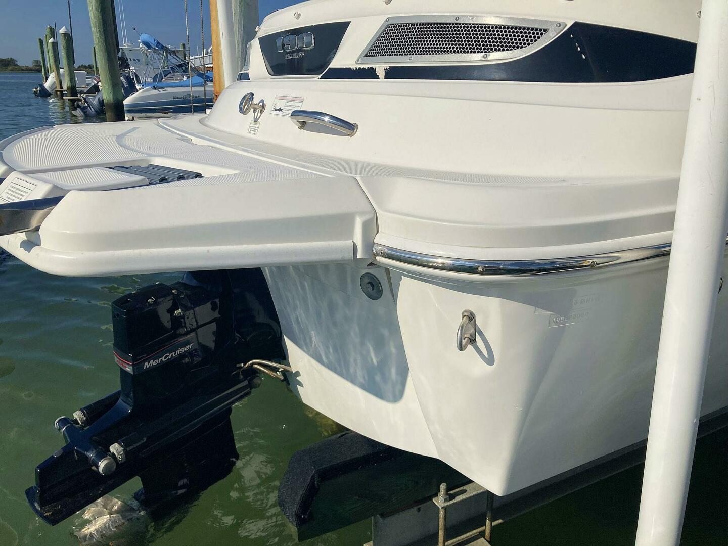 2012 Sea Ray 190 Sport - Image 8