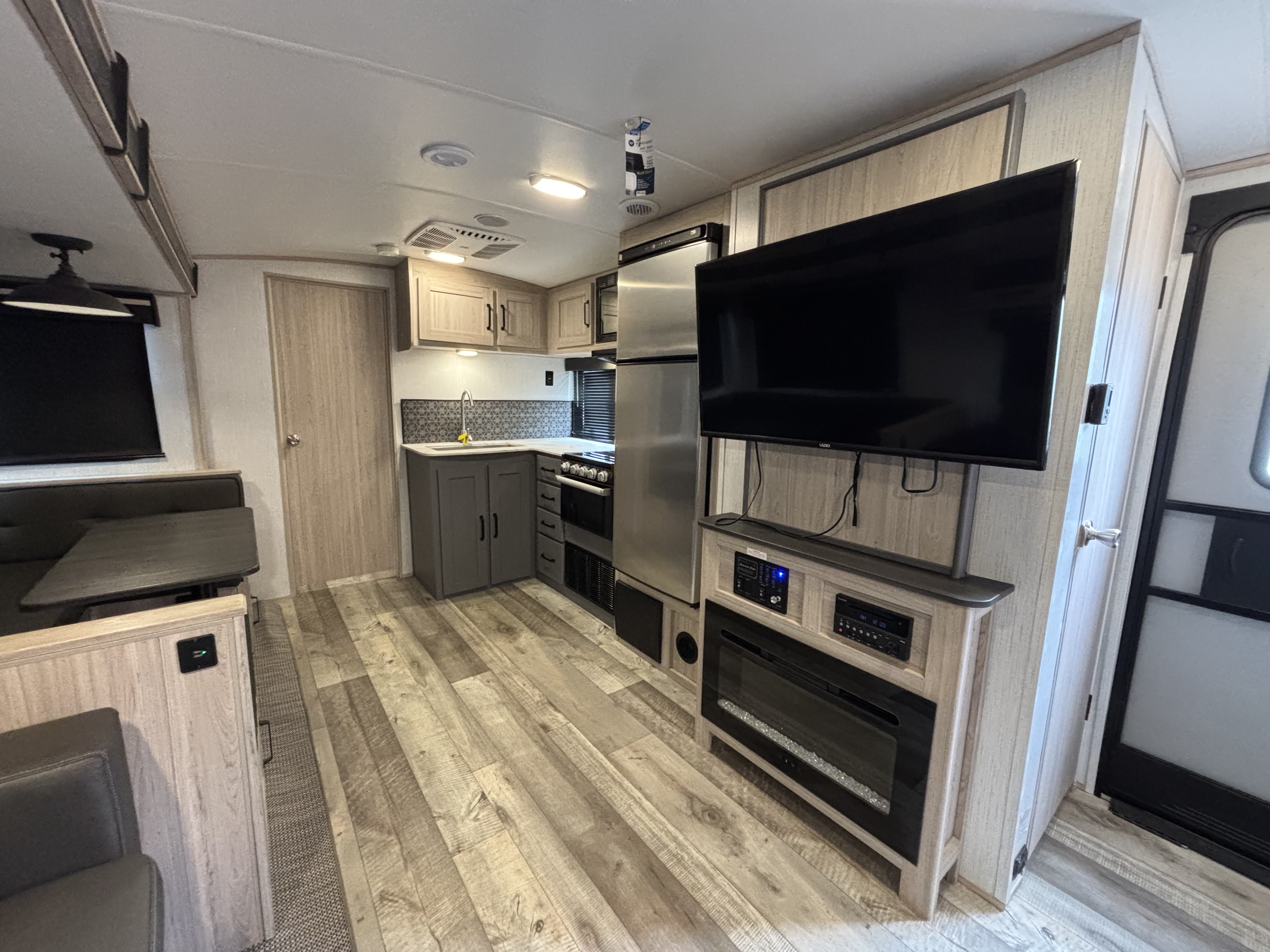2022 Heartland Sundance Ultra-Lite SDTT 301 BH - Image 12