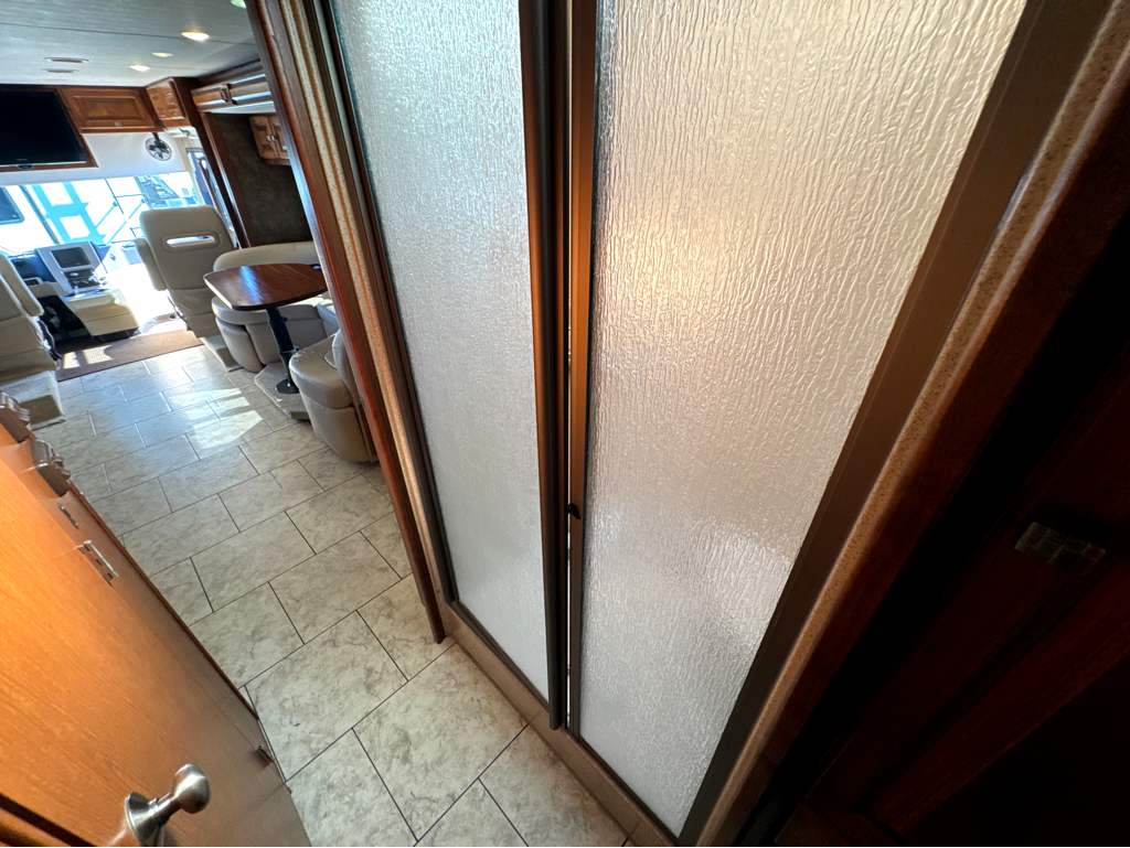 2012 TIFFIN BREEZE 32BR - Image 10
