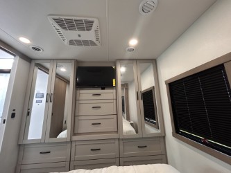 2027 JAYCO PRECEPT 31UL - Image 8