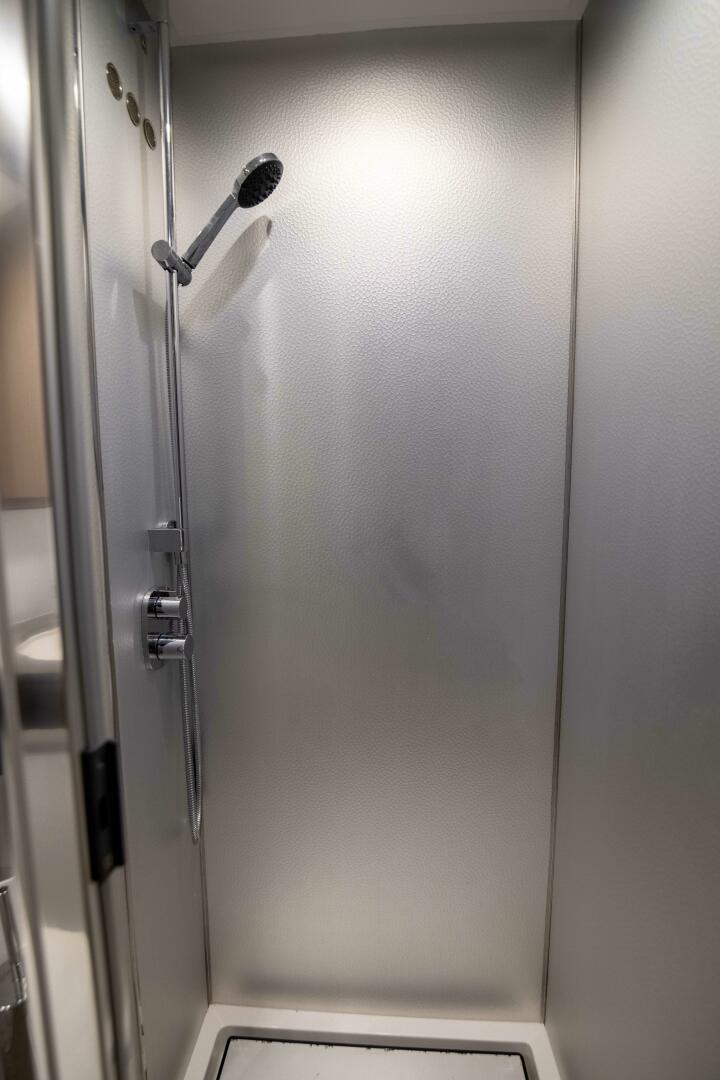 2019 Azimut S7 - Image 38