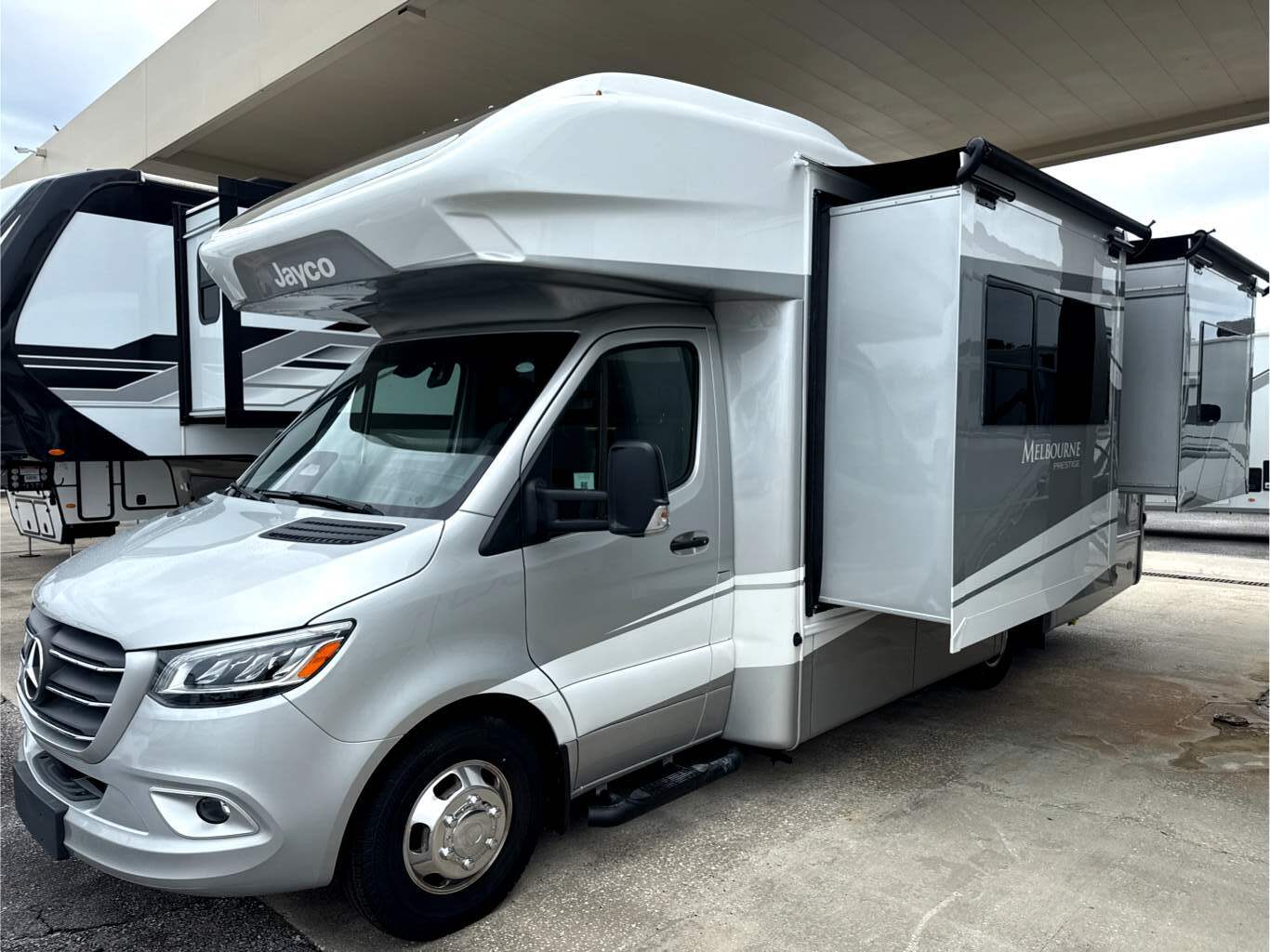 2027 JAYCO MELBOURNE PRESTIGE 25LP - Image 2