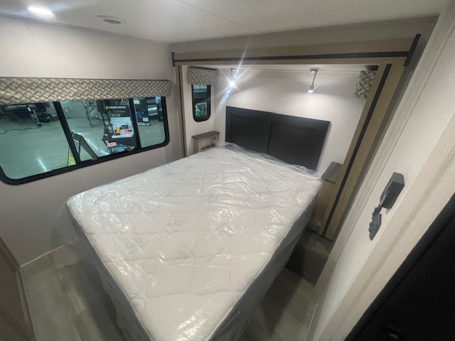 2026 SUNSEEKER 2860 DSF - Image 24