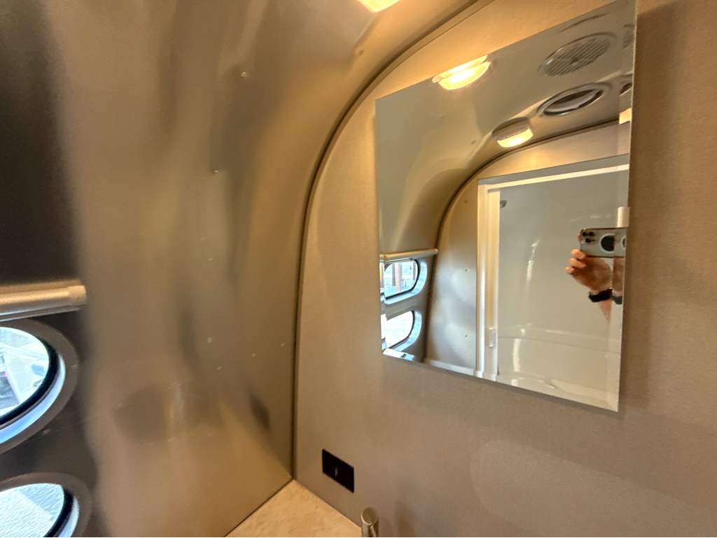 2026 AIRSTREAM CARAVEL 20FB - Image 31
