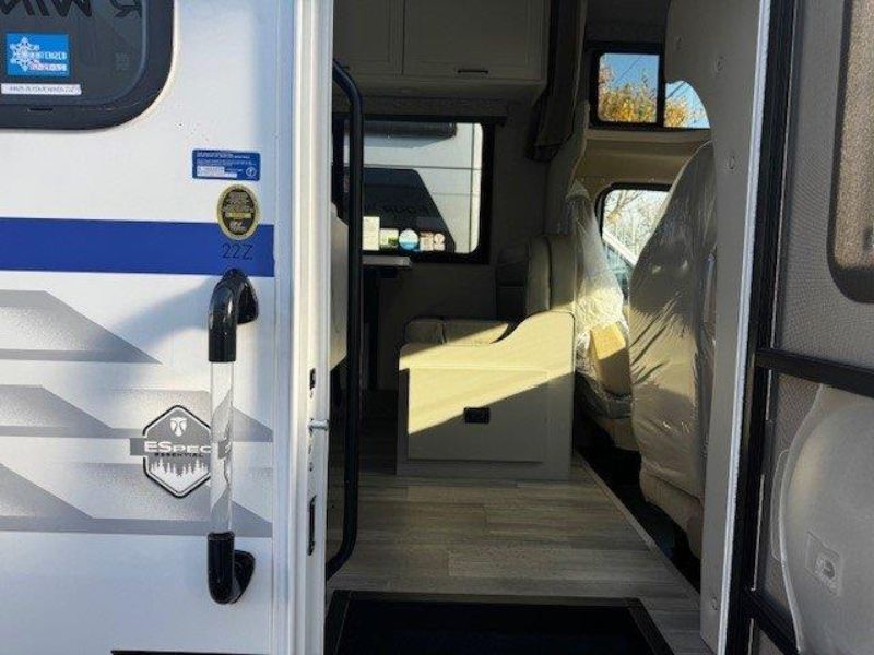 2026 Thor Motor Coach Four Winds Espec 22Z - Image 7