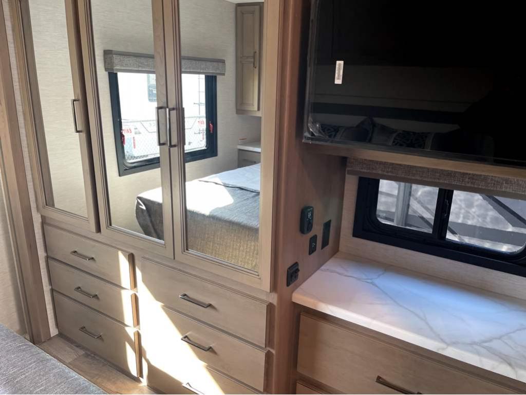 2026 THOR MOTOR COACH RESONATE 29D - Image 30