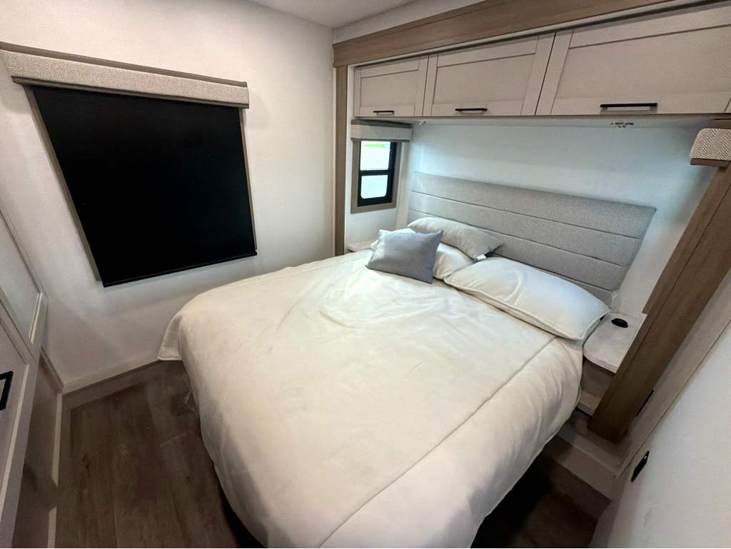 2027 JAYCO GREYHAWK 29MV - Image 14