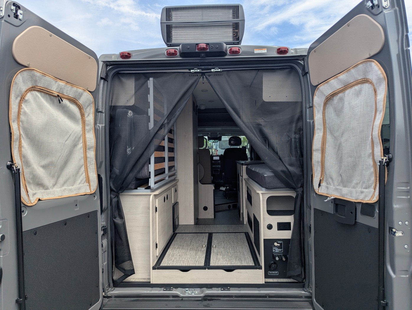 2027 Winnebago Solis 59PX - Image 11