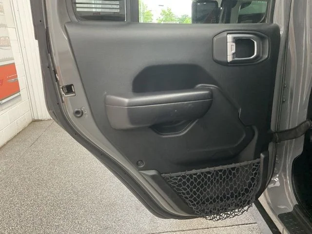 2020 Jeep Gladiator Crew Cab Rubicon 4WD - Image 20