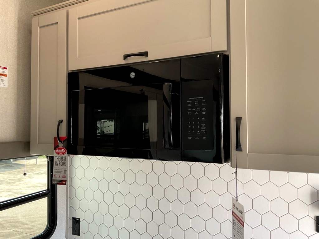 2026 JAYCO SEISMIC 395 - Image 24