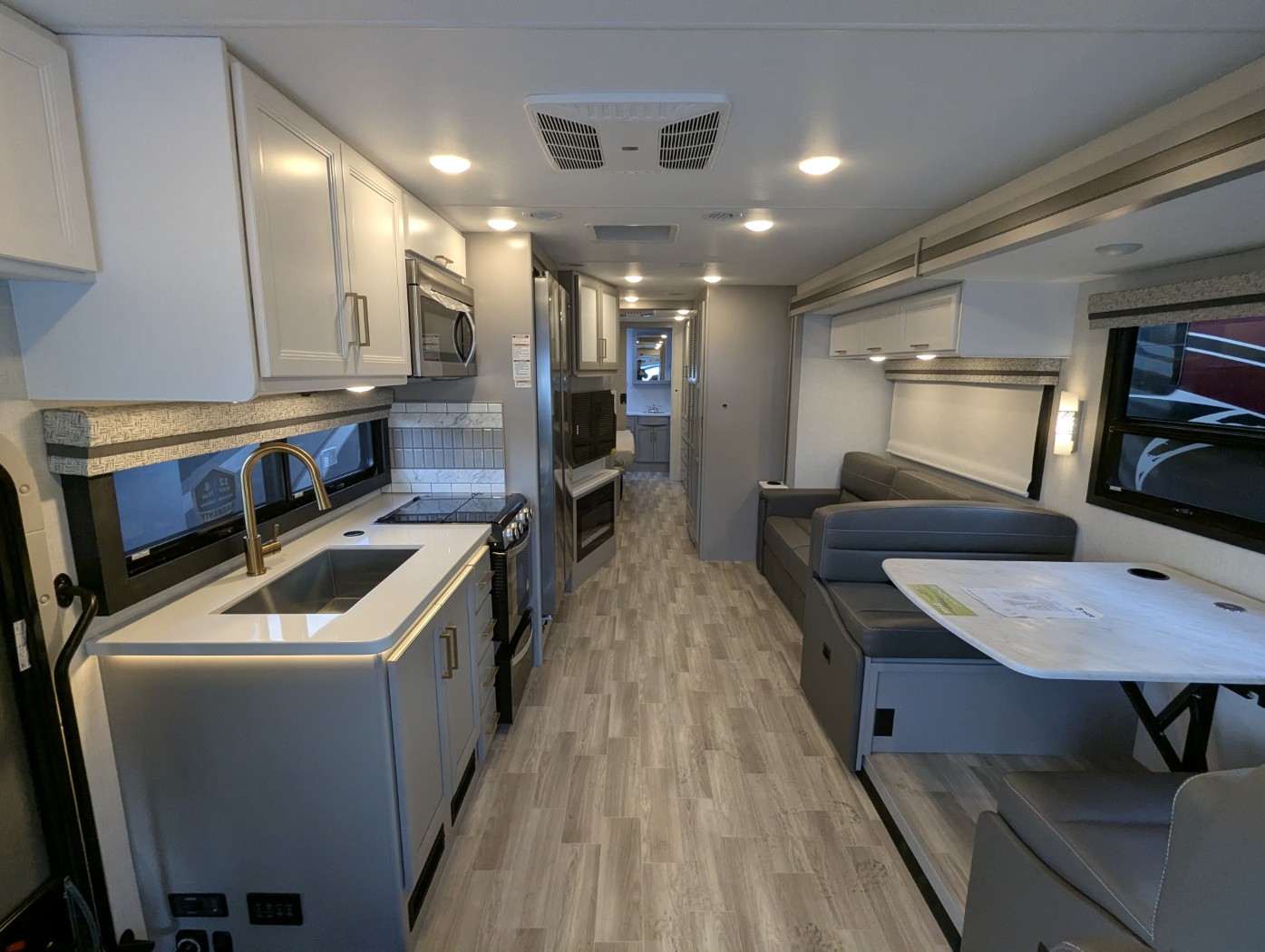 2026 Thor Motor Coach Windsport 35G - Image 11