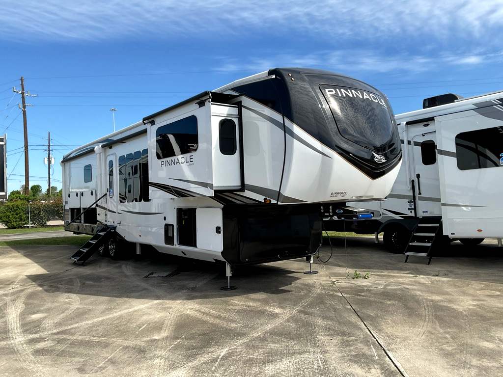 2025 JAYCO PINNACLE 38 FLGS - Image 2