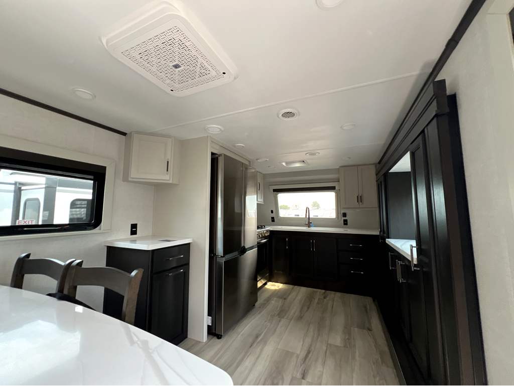 2025 Keystone ALPINE 3820FK - Image 10