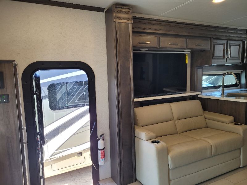 2026 Entegra Coach Accolade XL 37M - Image 11
