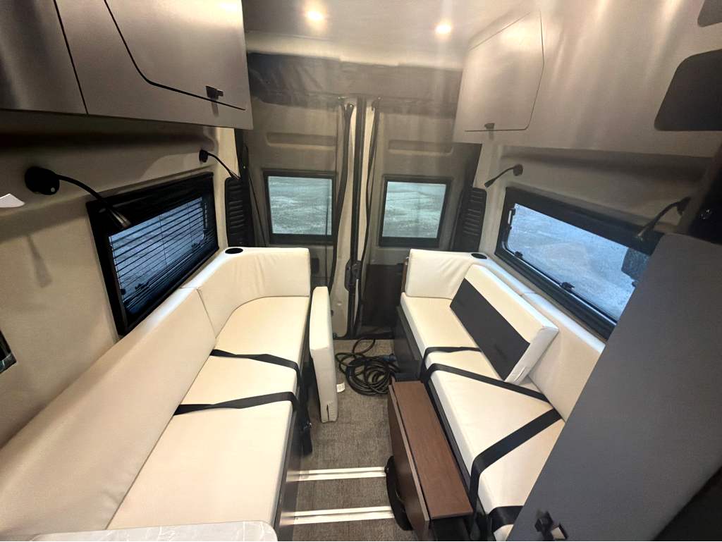 2027 GRAND DESIGN LINEAGE SERIESVP LVP2 - Image 19