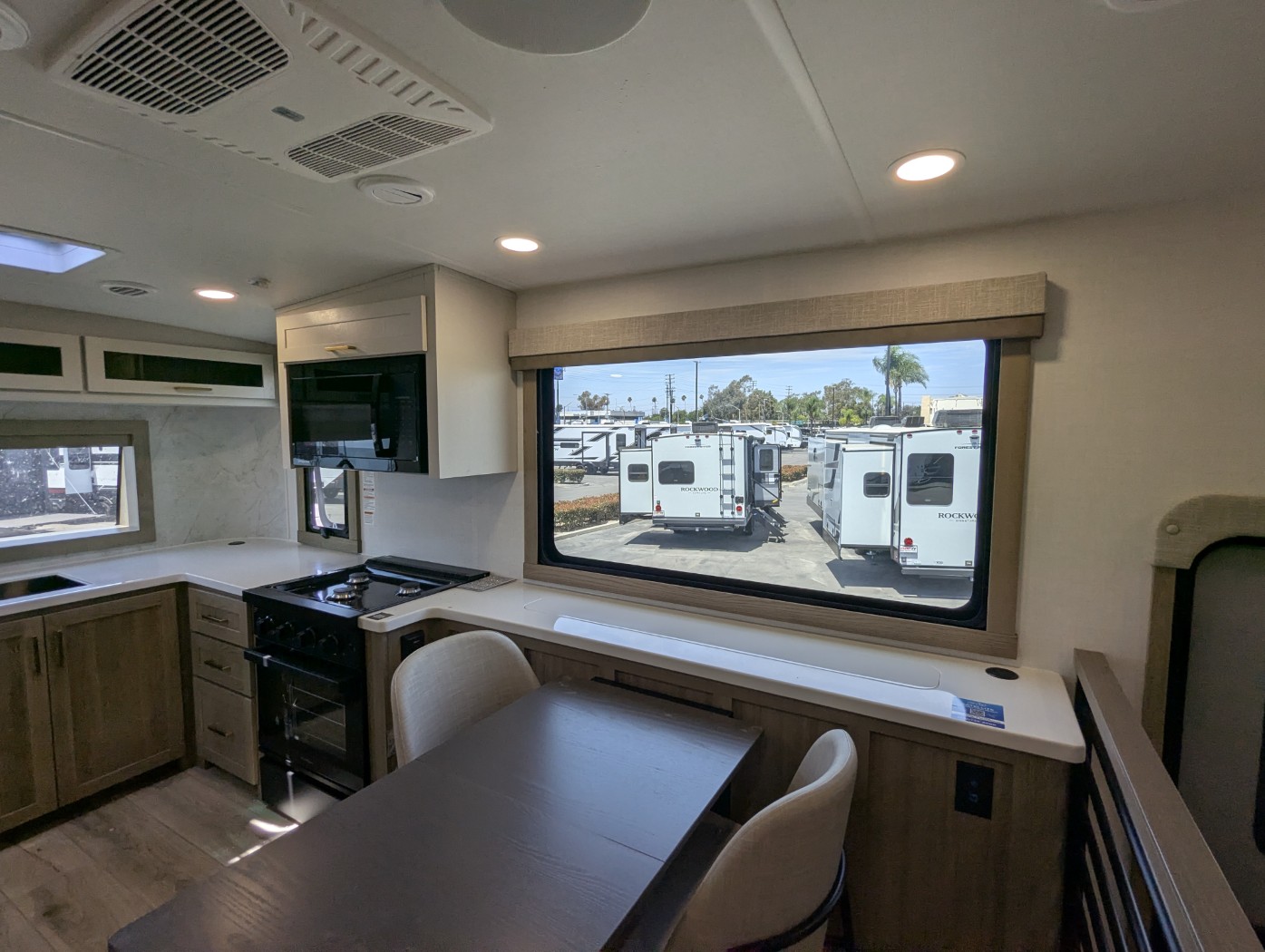 2027 Forest River Rockwood Signature 290SFK - Image 21