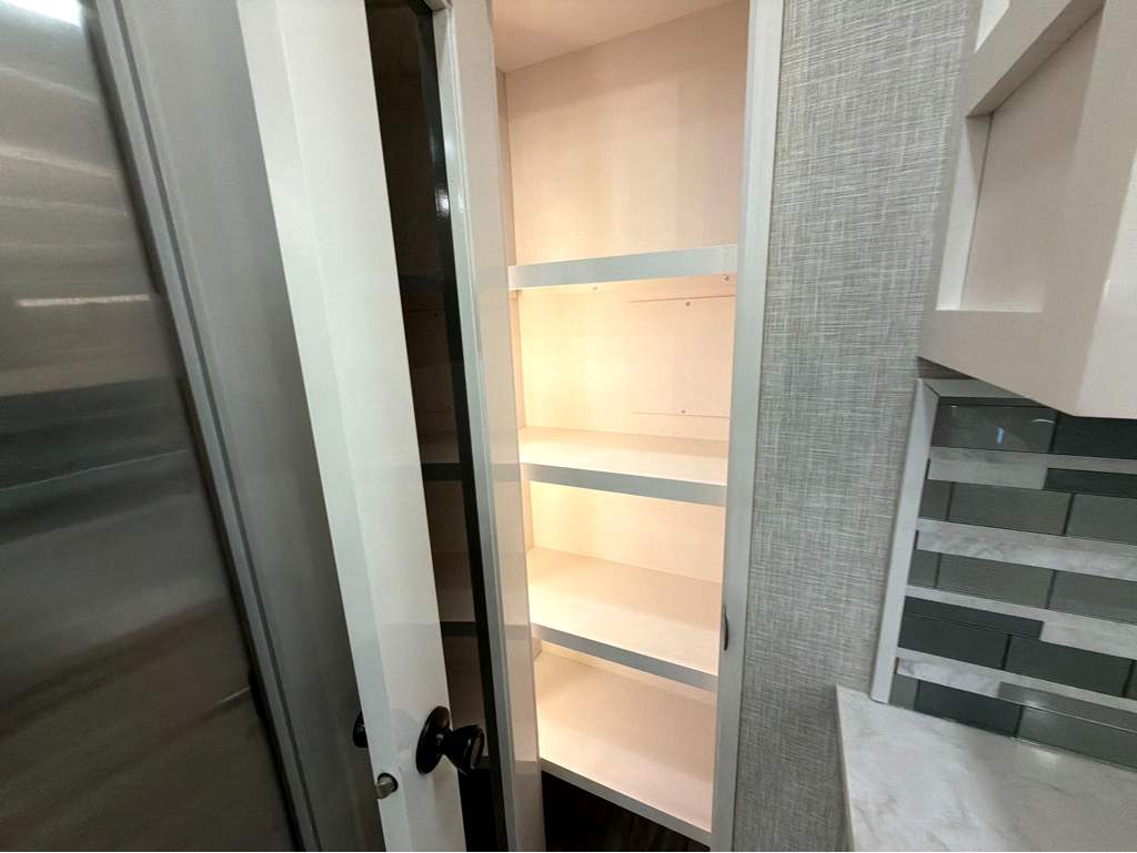 2025 JAYCO PINNACLE 32RLTS - Image 23