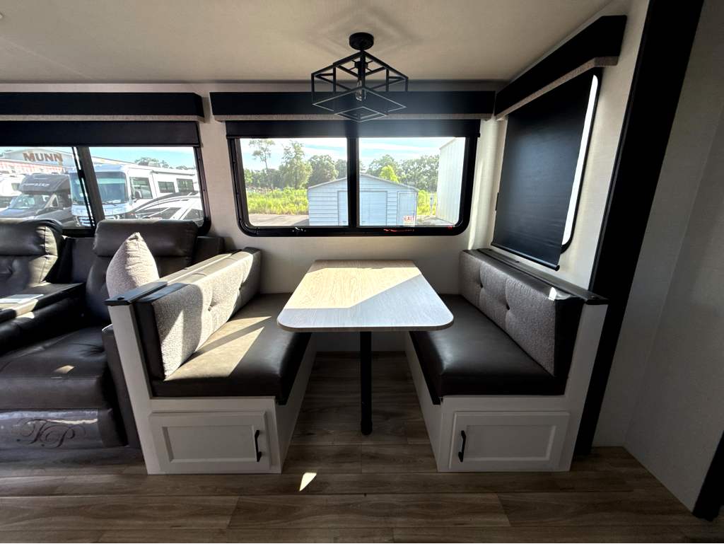 2027 VENTURE RV SPORTTREK 292VRB - Image 9