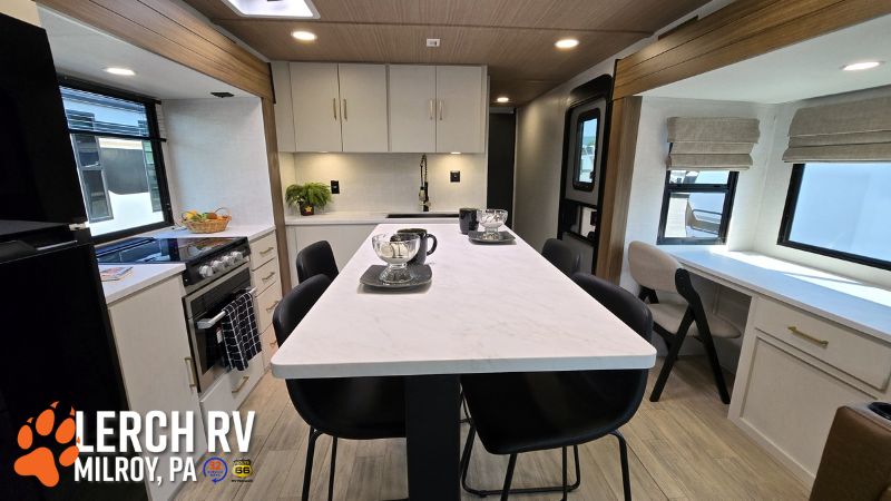 2026 Forest River Vibe 2800RL - Image 25