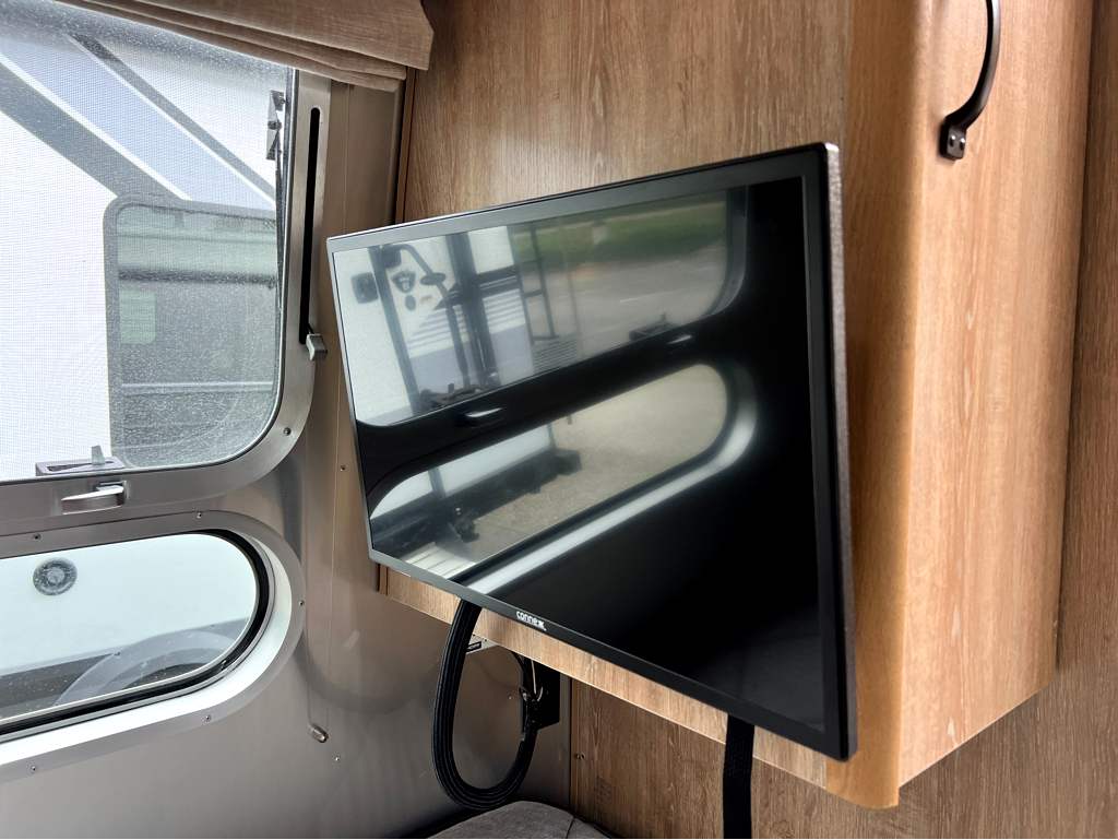 2024 AIRSTREAM POTTERY BARN 28RBT - Image 21