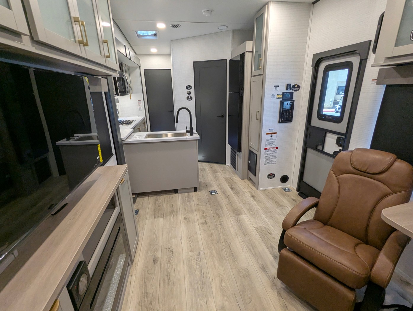 2027 Forest River Stealth 2900 - Image 18