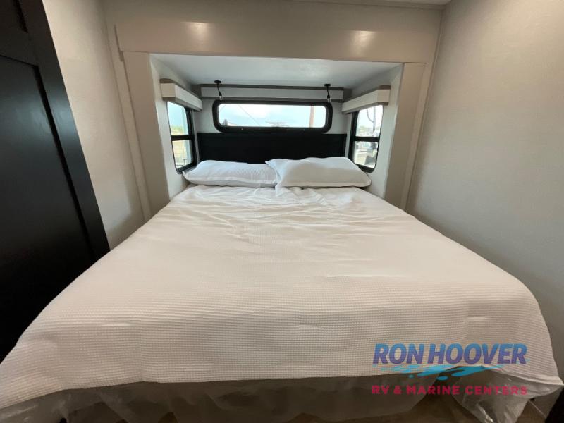 2026 JAYCO NORTHPOINT 395DSDB - Image 33