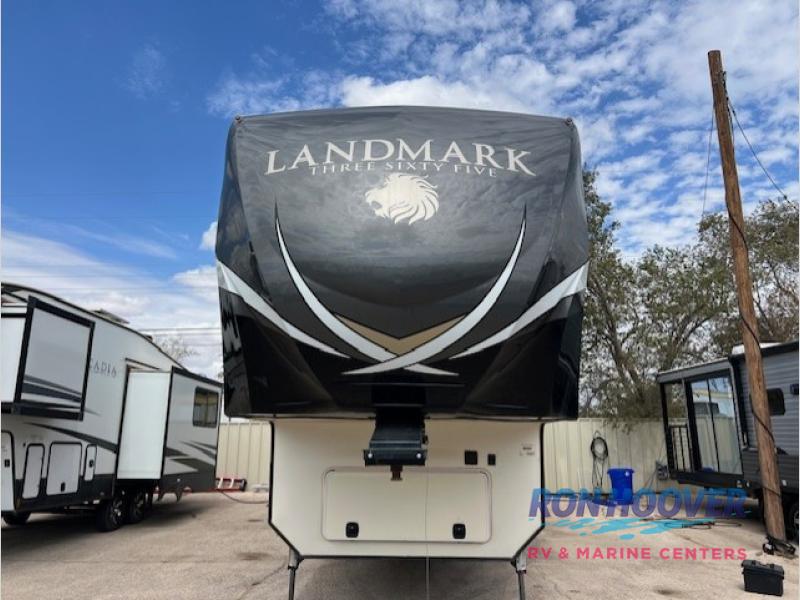 2019 HEARTLAND LANDMARK 365 NEWPORT - Image 2