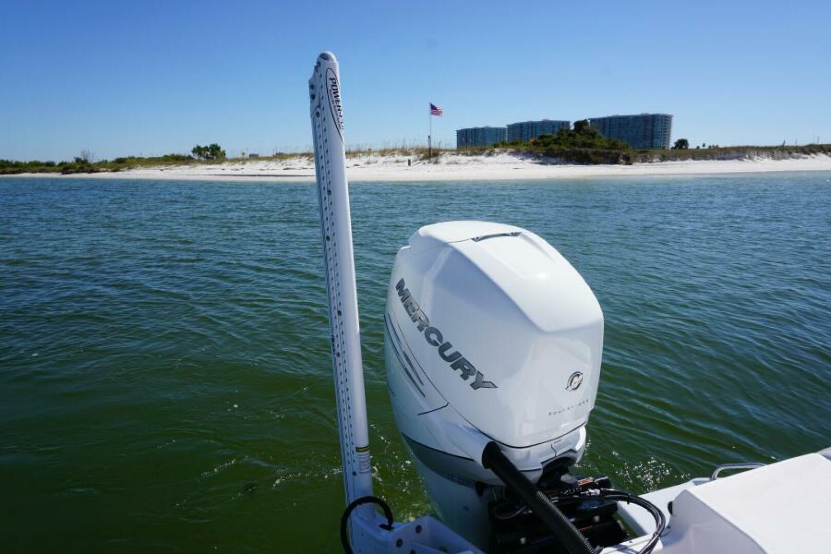 2022 Everglades 253 Center Console - Image 23