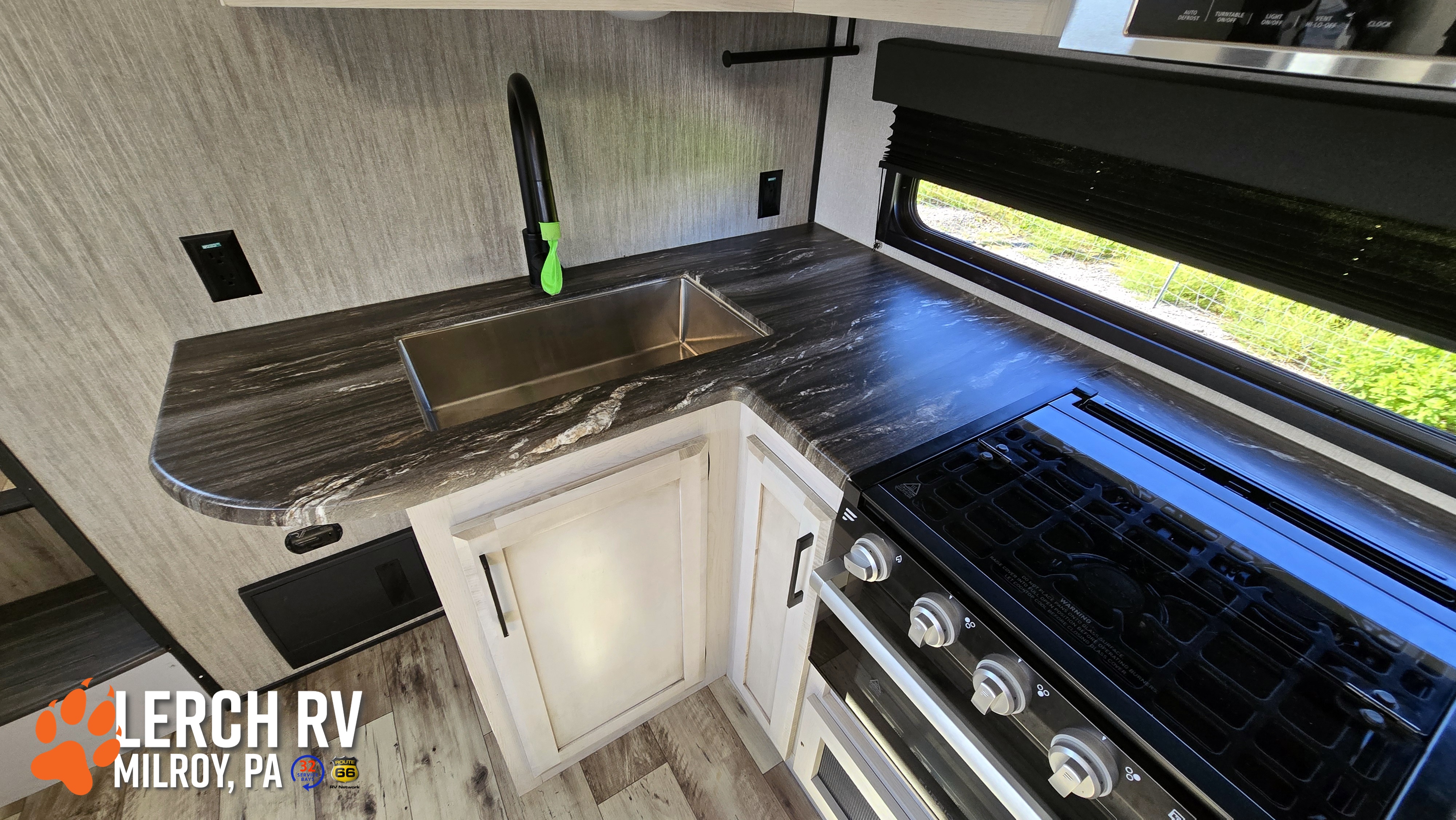 2022 KZ RV Durango Half-Ton D274BHD - Image 21