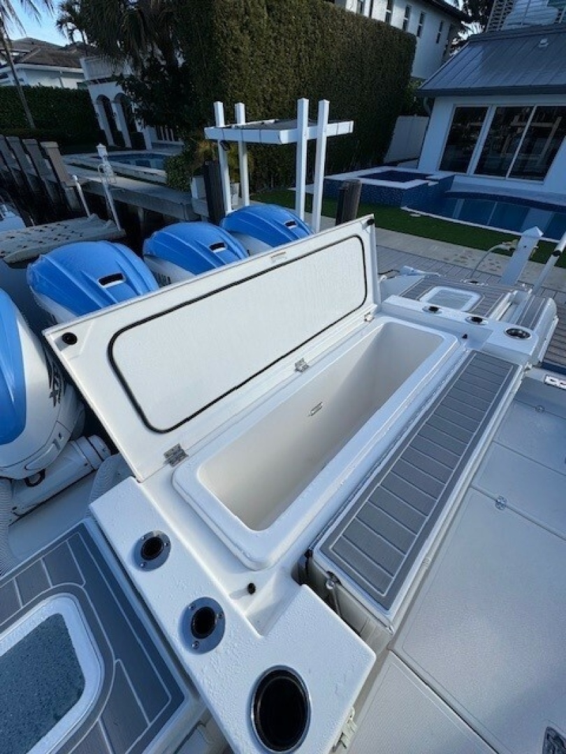 2023 PURSUIT S 428 Sport Base - Image 20