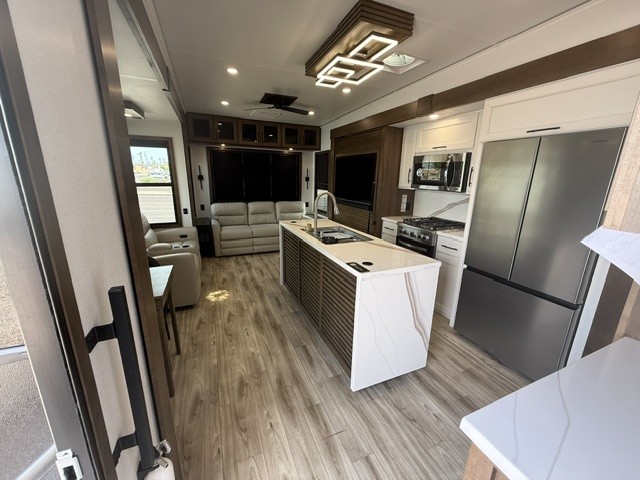 2027 Keystone Montana 3100RL - Image 29