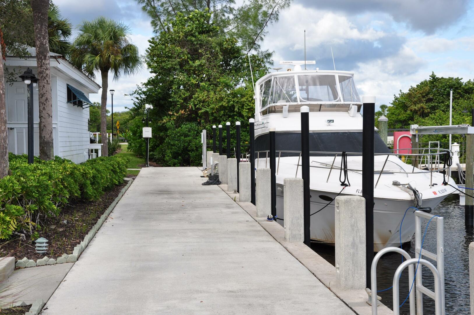 1998 Sea Ray 480 Sedan Bridge - Image 6