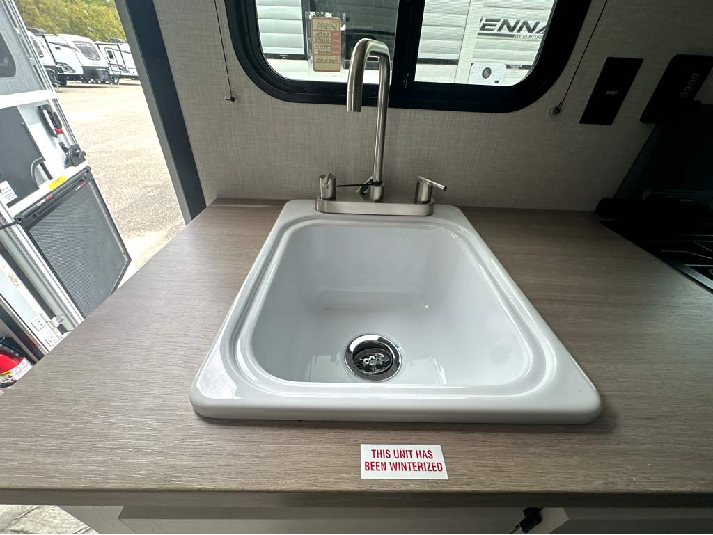 2026 VENTURE RV SIENNA 140VFD - Image 23