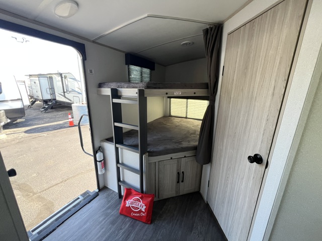 2022 Cruiser RV Shadow Cruiser SC258BHS - Image 14