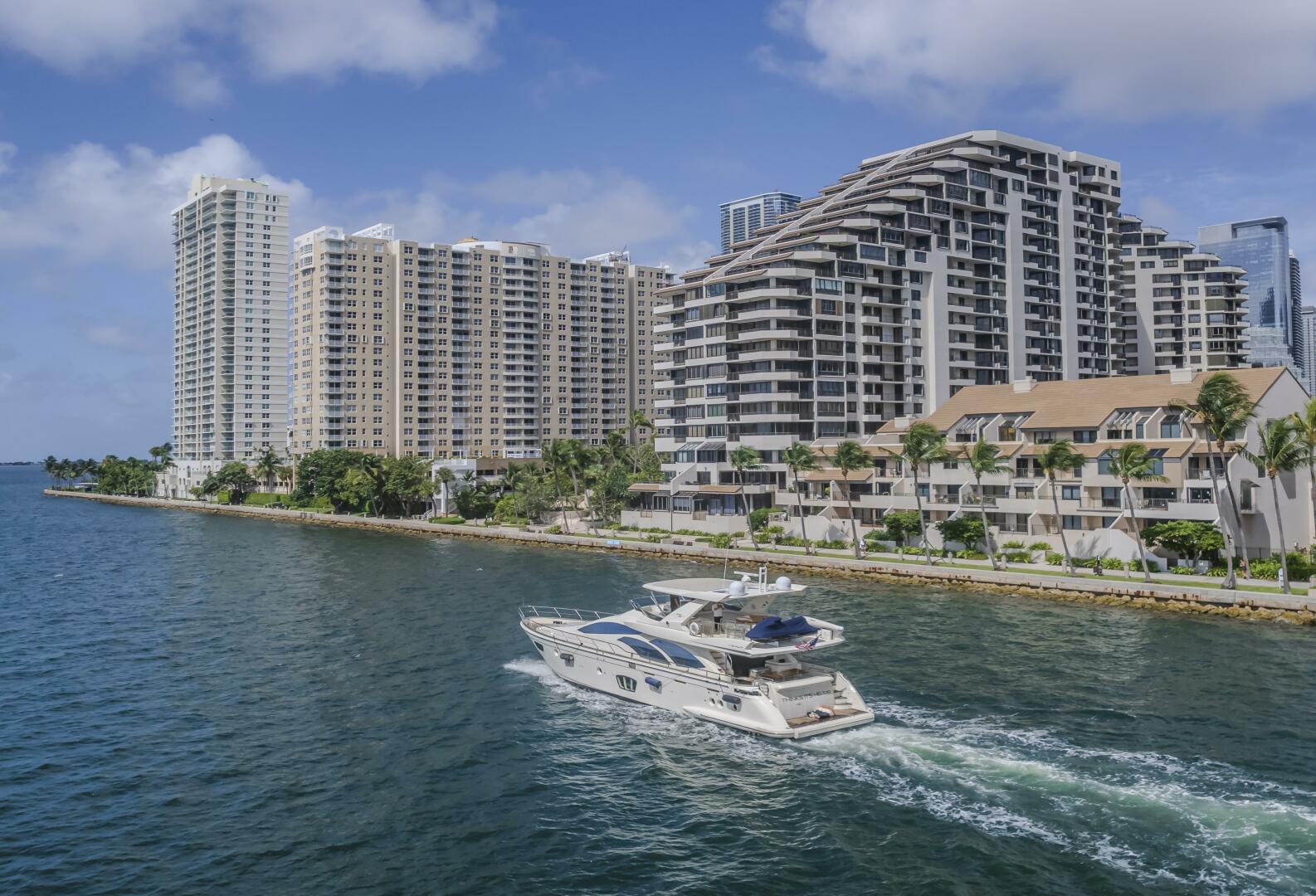2008 Azimut 75 - Image 37