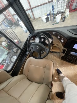 2016 AMERICAN COACH AMERICAN REVOLUTION 42T - Image 12