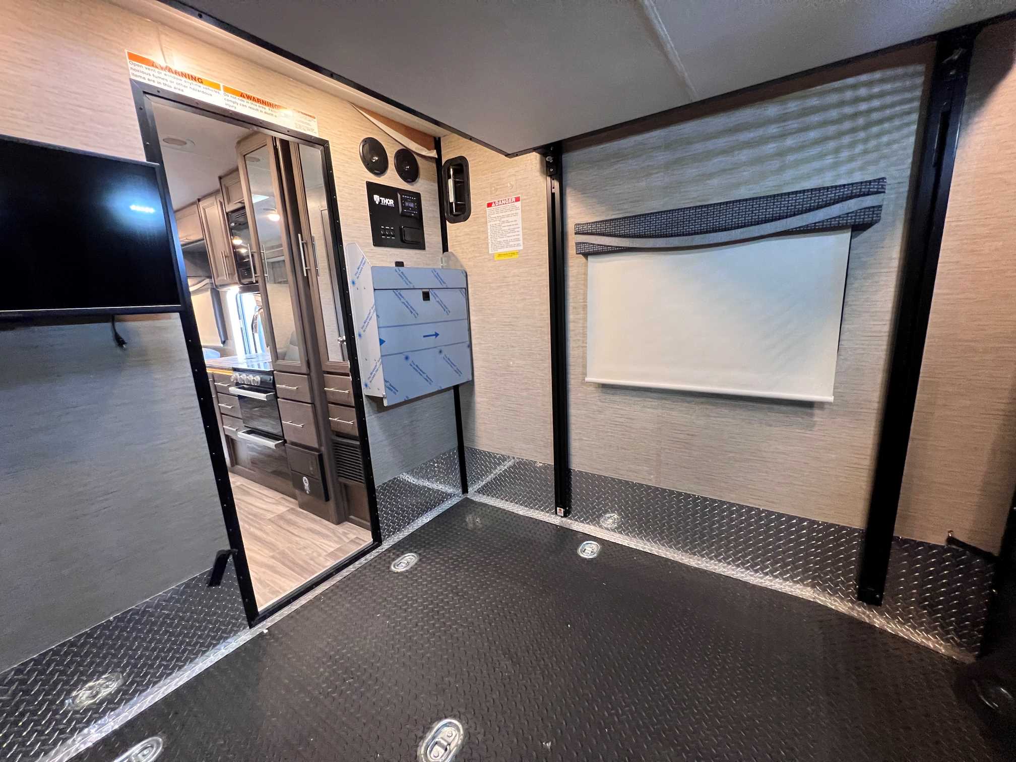 2023 Thor Motor Coach Outlaw 29J - Image 27